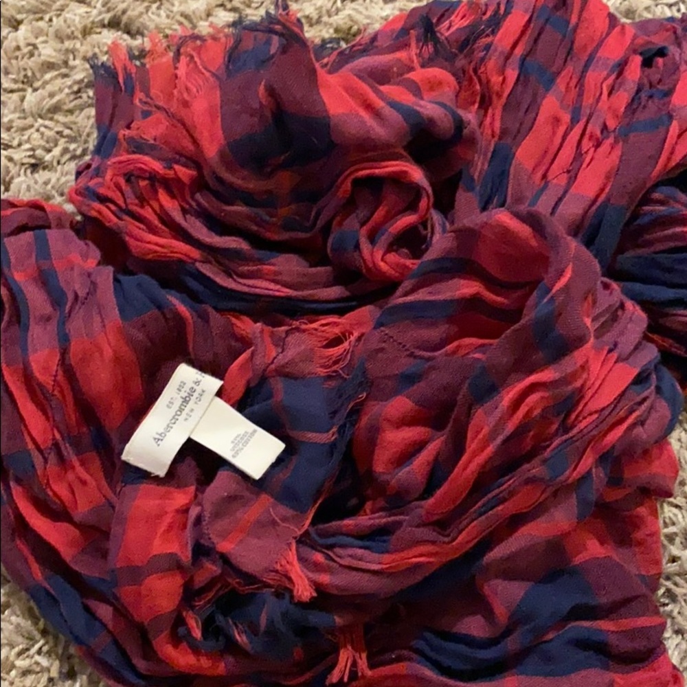 Abercrombie & Fitch scarf